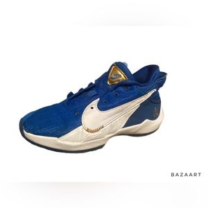 Kids Nike Freak 2 SE Blue. I have the strings, I just washed them up.